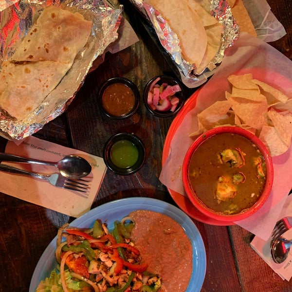 Foto diambil di Pepino&#39;s Mexican Grill oleh Ken S. pada 10/5/2019