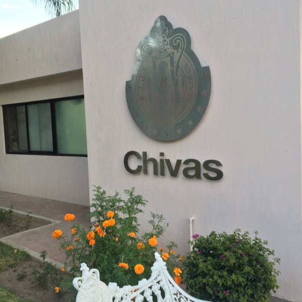 Foto tirada no(a) Casa Club Chivas Verde Valle por Ricardo L. em 5/8/2015