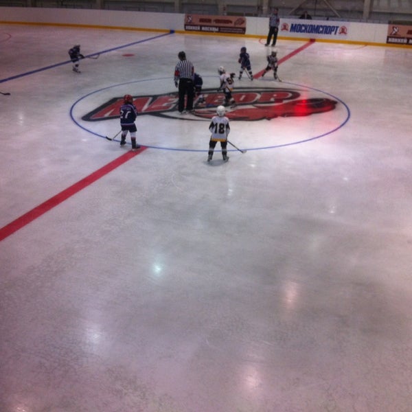 Ледовый дворец метеор в южном бутово. Ледовый дворец сш метеор. Ледовый дворец метеор. Ледовый дворец метеор жуковский. Ледовый дворец сш метеор москва.