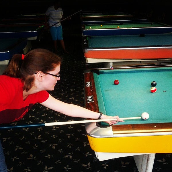 Golden Cue Billiard Lounge Pool Hall in Albany