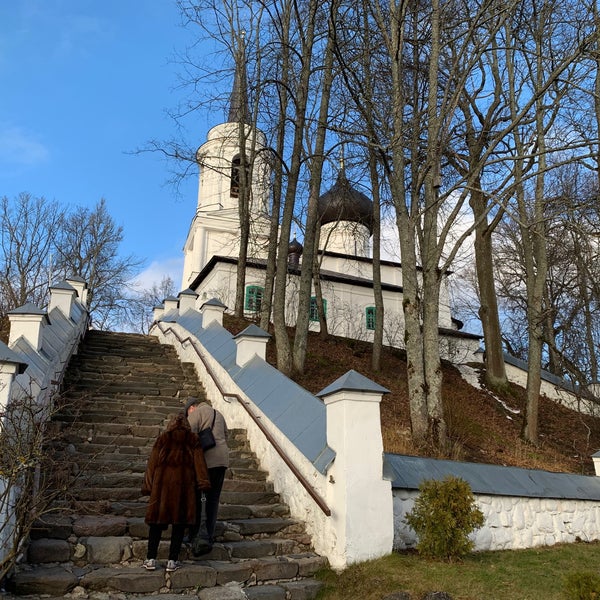 Святогорский Успенский монастырь зима