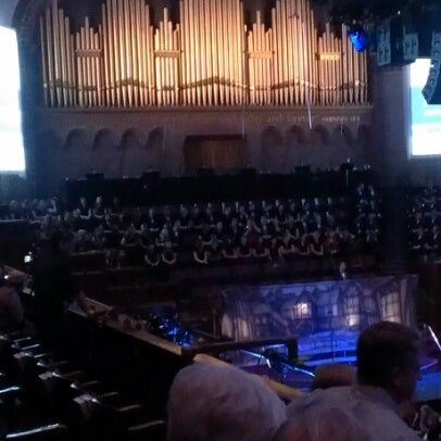 Photo taken at The Moody Church by Liset N. on 12/2/2012