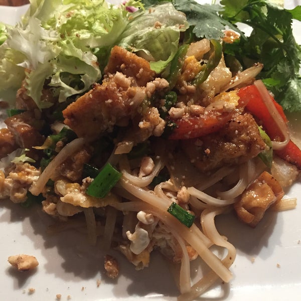 11/2/2015 tarihinde Susanna G.ziyaretçi tarafından Thailandes Restaurant'de çekilen fotoğraf