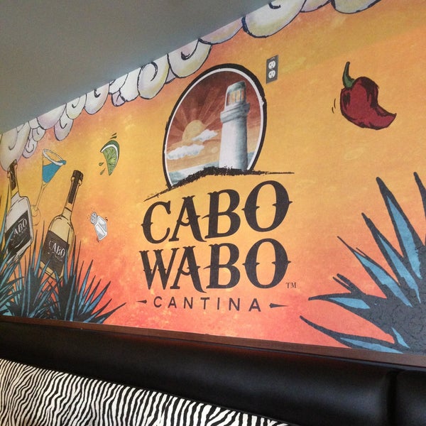 Das Foto wurde bei Cabo Wabo Cantina Hollywood von Robi N. am 5/4/2013 aufgenommen