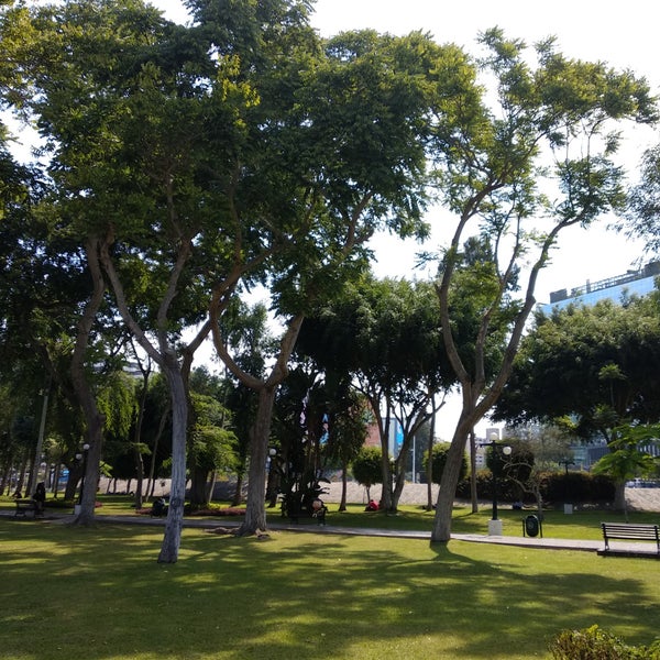 Photo taken at Parque Reducto No. 2 by Cesar R. on 4/20/2018