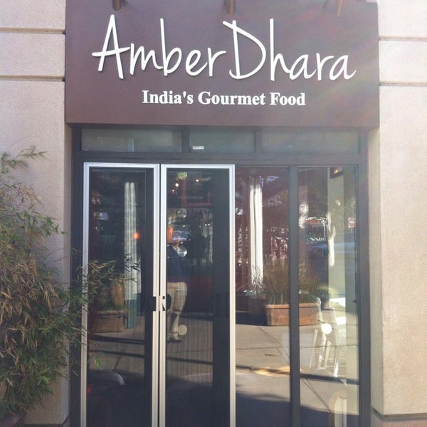 Foto tirada no(a) Amber Dhara por Govind K. em 12/4/2013