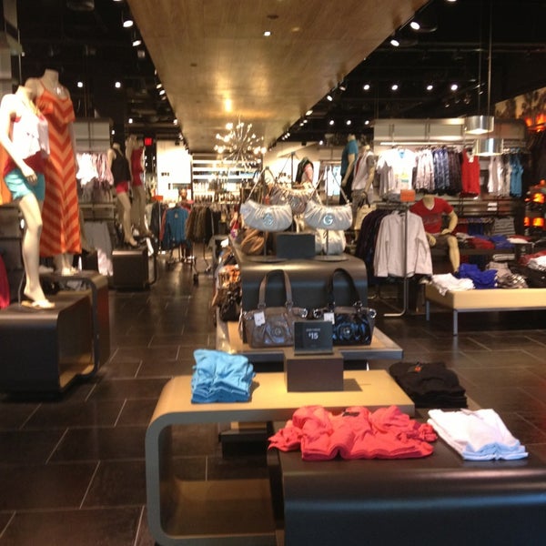 GUESS Factory Accessories Clothing Store in Elizabeth