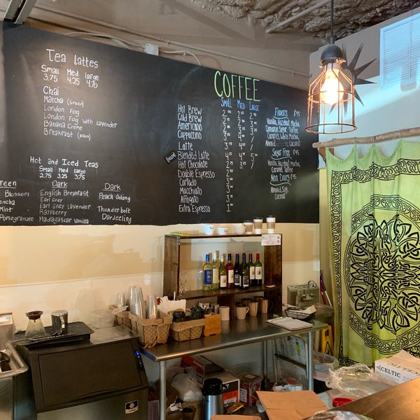Foto diambil di The Haus Coffee Shop oleh E B pada 2/25/2019