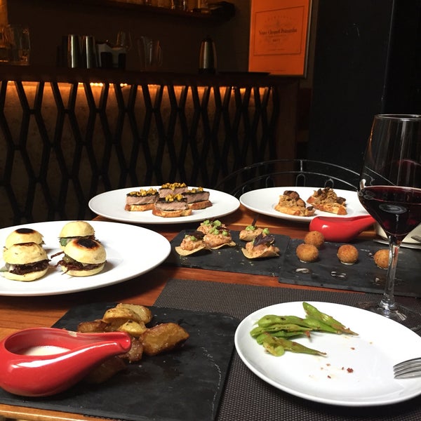 9/22/2016 tarihinde Joss A.ziyaretçi tarafından Restaurante Aida'de çekilen fotoğraf