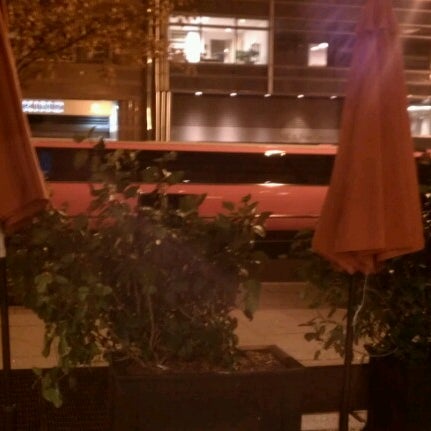 Foto diambil di Cities Restaurant &amp; Lounge oleh Angela L. pada 11/10/2012