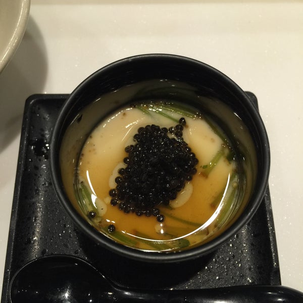 9/28/2016 tarihinde Joanna L.ziyaretçi tarafından Shinzo Japanese Cuisine'de çekilen fotoğraf