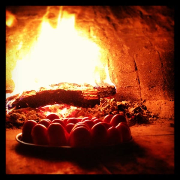 La pizza es la más similar a la italiana en toda la ciudad como en el mismísimo napoli  má Che cosa!