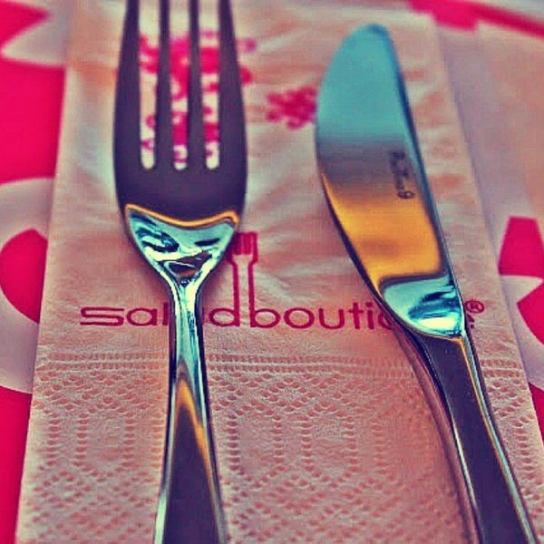 Photo taken at Salad Boutique by ‏﮼ح، on 5/12/2015