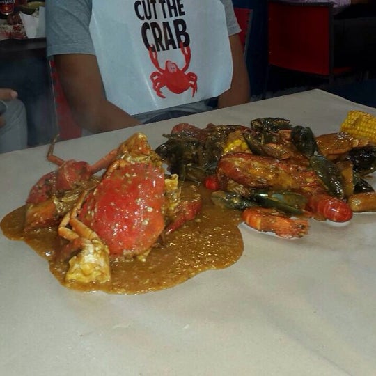 Photo taken at Cut The Crab by PM W. on 12/11/2014