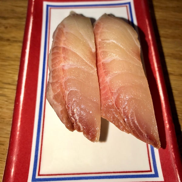 Foto scattata a Isobune Sushi da Eldridge V. il 10/1/2016