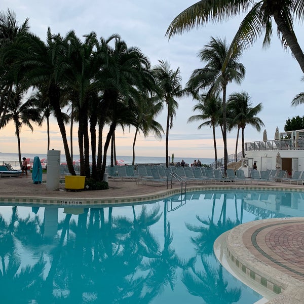 Photo taken at Pool at the Diplomat Beach Resort Hollywood, Curio Collection by Hilton by Eric P. on 5/15/2019