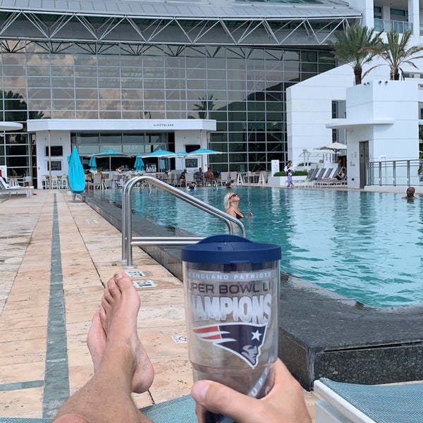 Photo taken at Pool at the Diplomat Beach Resort Hollywood, Curio Collection by Hilton by Eric P. on 5/14/2019