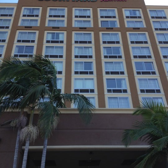 Photo taken at Courtyard by Marriott San Diego Mission Valley/Hotel Circle by Mazen on 10/16/2012