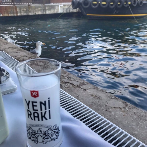 Foto scattata a Iskele Balik Restaurant da Züleyha il 6/16/2019