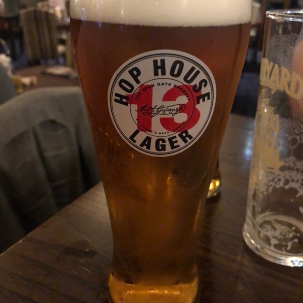 Photo taken at The Crosse Keys (Wetherspoon) by Vasco R. on 11/10/2019