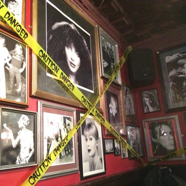 Das Foto wurde bei Retro Bar von Romeo T. am 10/29/2014 aufgenommen