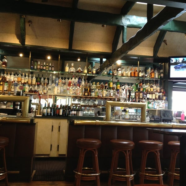 5/25/2013 tarihinde Earl H.ziyaretçi tarafından Scott&#39;s Bar And Grill'de çekilen fotoğraf