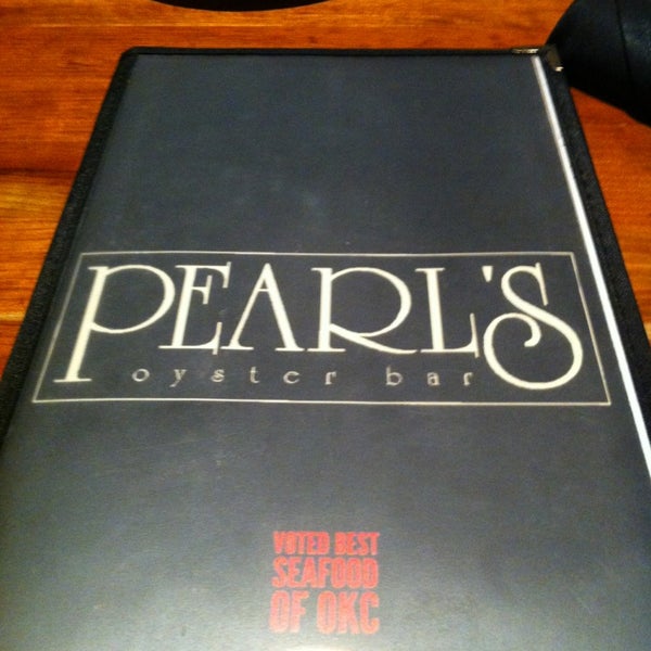 Foto tirada no(a) Pearl&#39;s Oyster Bar por Carrie B. em 2/7/2013