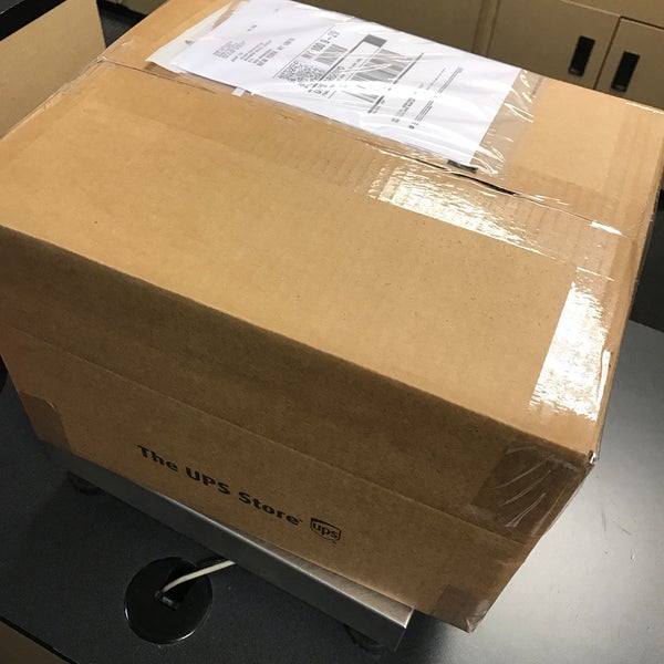 Ups box sale store