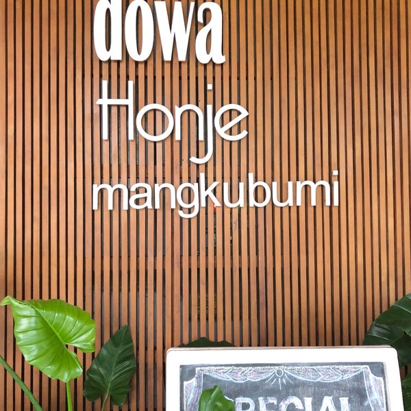 Снимок сделан в Honje Restaurant dan Dowa Bag пользователем Eduardi P. 4/15/2018