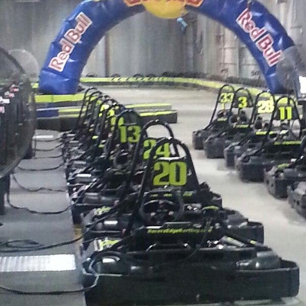 6/27/2013 tarihinde Yoly R.ziyaretçi tarafından Racer&#39;s Edge Indoor Karting'de çekilen fotoğraf