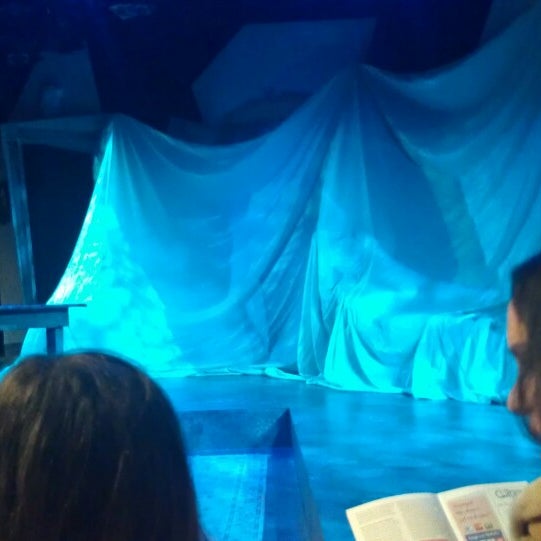 รูปภาพถ่ายที่ Coterie Theatre โดย Shannon F. เมื่อ 3/3/2013
