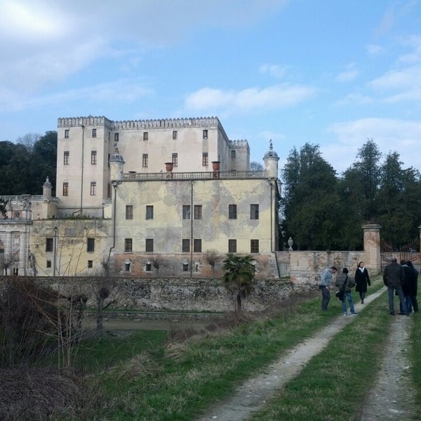 รูปภาพถ่ายที่ Castello del Catajo โดย Andrea D. เมื่อ 3/16/2013