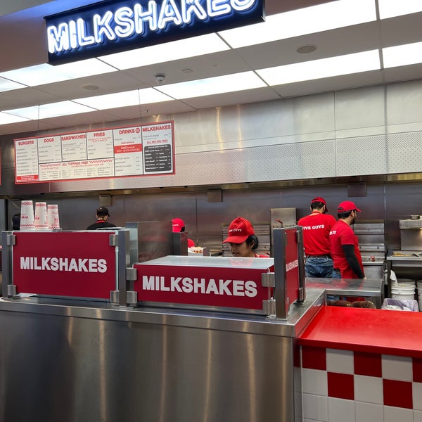 Photo taken at Five Guys by Siegfried H. on 4/16/2022