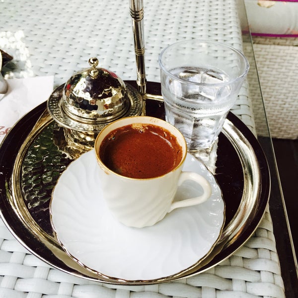 Foto tomada en Şazeli Cafe &amp; Nargile  por Harun D. el 9/23/2015
