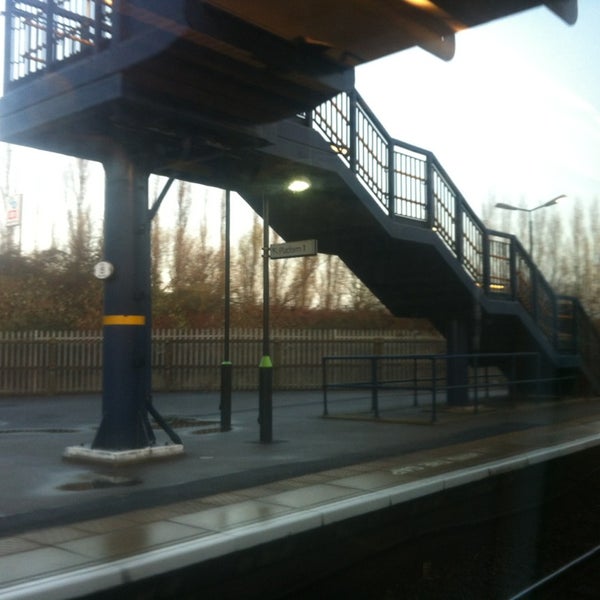 Photos at Langley Green Railway Station (LGG) 2 tips