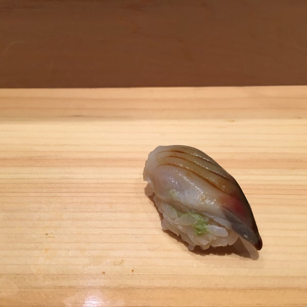 Photo prise au Sushi Bar Yasuda par Julian G. le5/14/2016