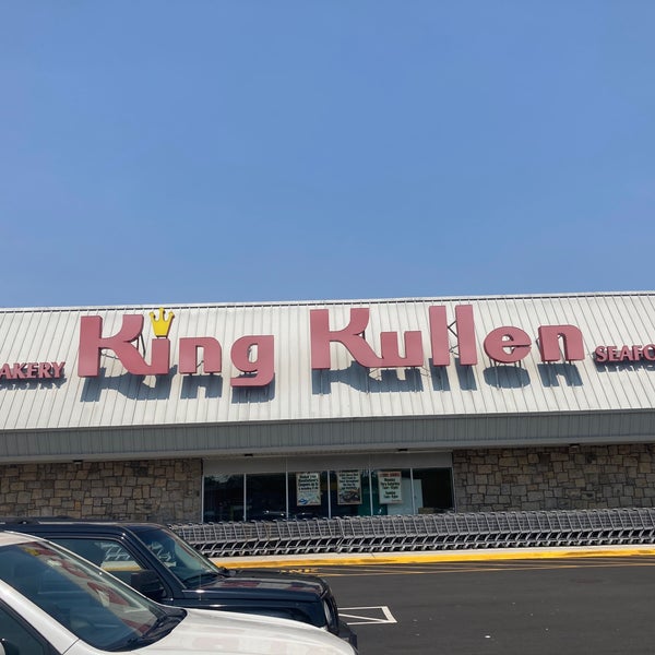 King Kullen Supermarket in Lindenhurst