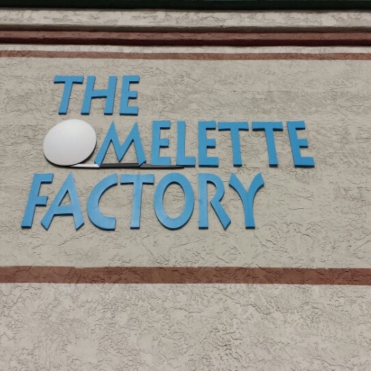 รูปภาพถ่ายที่ The Omelette Factory โดย Henry J. เมื่อ 12/2/2013