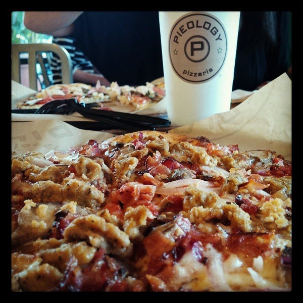 Foto tirada no(a) Pieology Pizzeria por Tankers em 9/29/2014