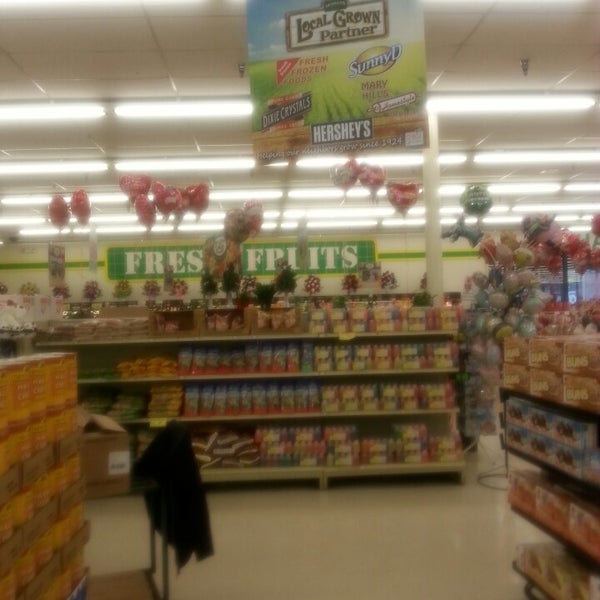 Harveys Supermarket Grocery Store in Albany