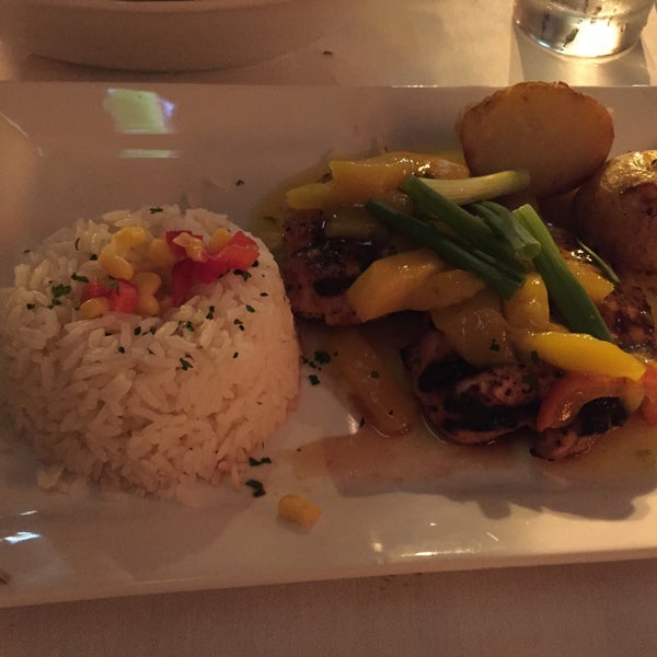 Das Foto wurde bei Mango Peruvian Cuisine von Percilla am 6/2/2015 aufgenommen