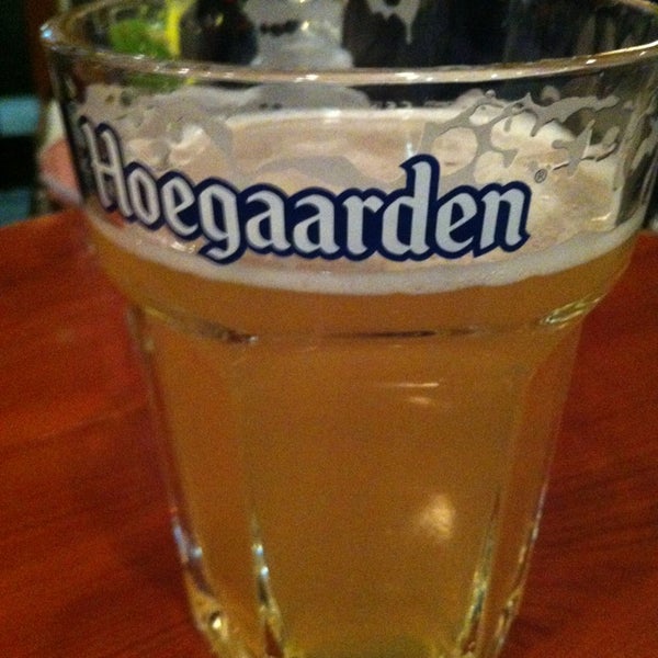 Photo taken at Beer Mania 欧月啤酒餐吧 by Shana on 12/18/2012