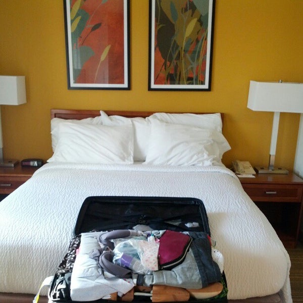 Foto tirada no(a) Residence Inn by Marriott Seattle Bellevue por Gerry M. em 9/30/2012