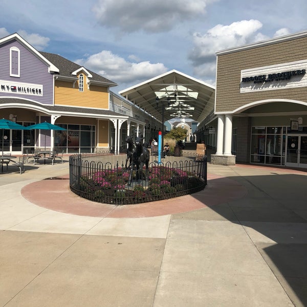 Photo taken at Tanger Outlets Pittsburgh by Troy M. on 10/1/2018