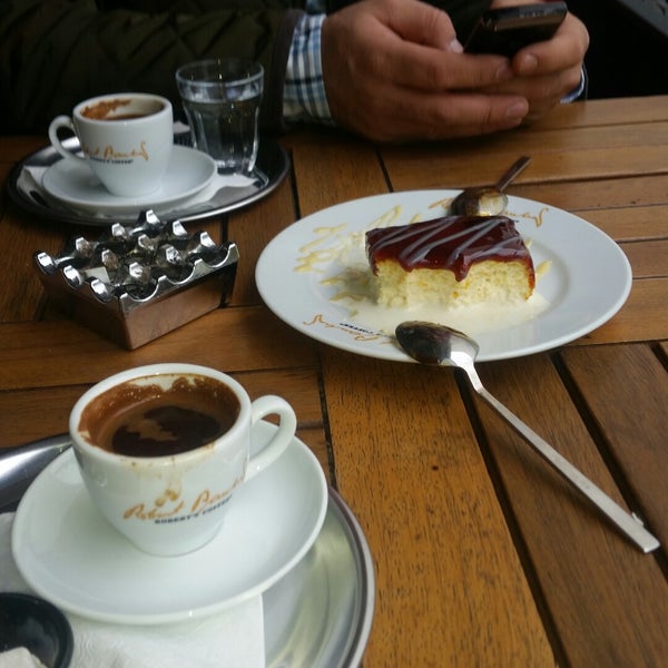 Foto diambil di Robert&#39;s Coffee oleh Taner Ş. pada 12/4/2014