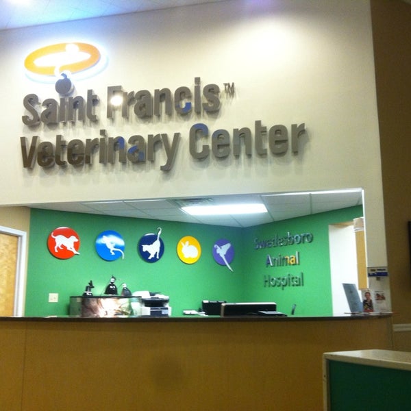 3/17/2014 tarihinde Samantha B.ziyaretçi tarafından Saint Francis Veterinary Center South Jersey'de çekilen fotoğraf