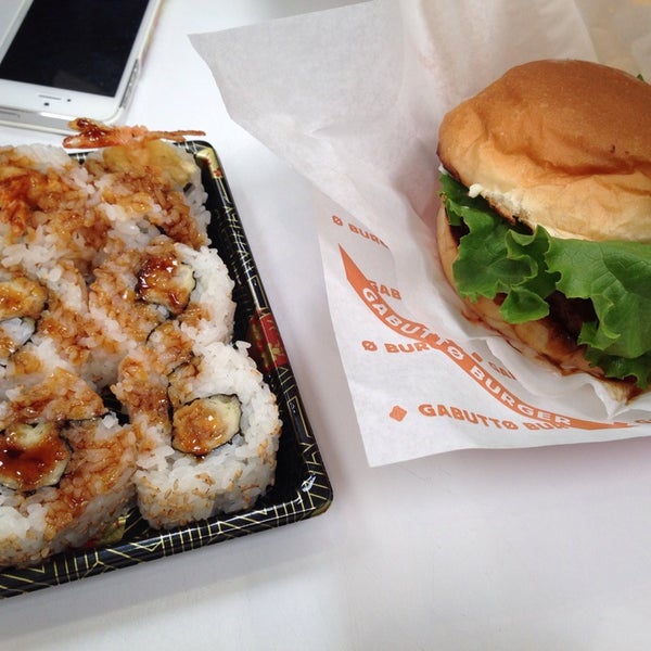 รูปภาพถ่ายที่ Gabutto Burger โดย Kei เมื่อ 4/27/2014