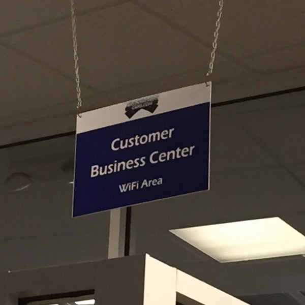 Crossroads Ford Service Car Dealership in Cary