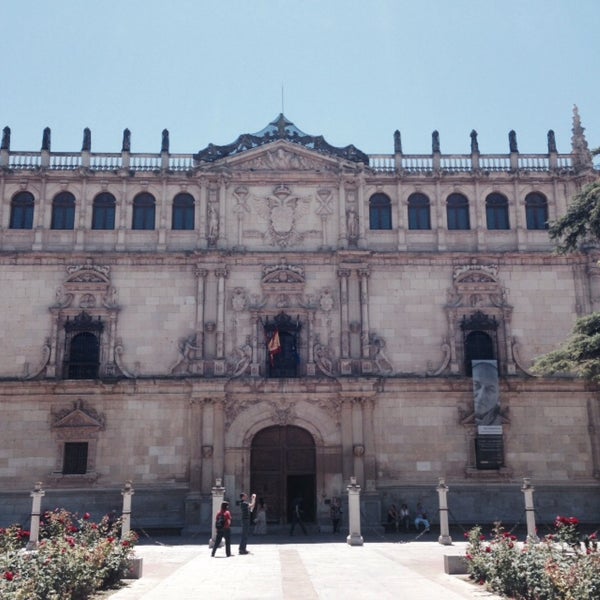 Foto scattata a Universidad de Alcalá da Salvador B. il 6/20/2015