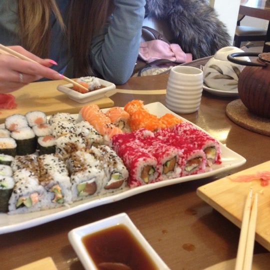 суши стрельна